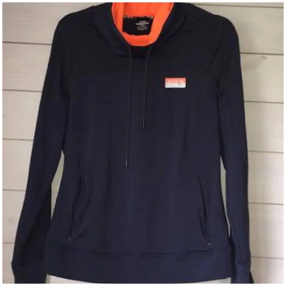 Bears Pullover - Picture 3 of 4